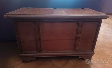 Cassapanca in legno