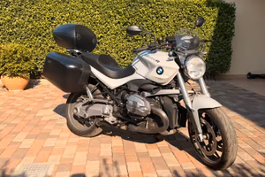 BMW R1200R White Perl
