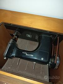 macchina da cucire Necchi esperia