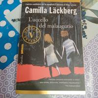 LIBRO-L'UCCELLO DEL MALAUGURIO-C.LACKBERG-2015