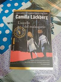 LIBRO-L'UCCELLO DEL MALAUGURIO-C.LACKBERG-2015