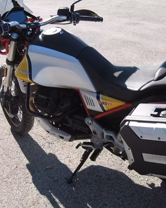 2020 MOTO GUZZI V85 TT EVOCATIVE GRAPHICS E4