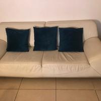 divano bianco tre posti