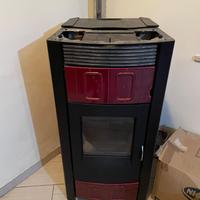 Stufa a Pellet colore bordeaux