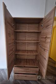 Armadio con ante e due cassetti