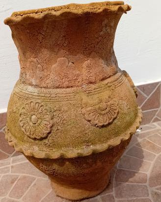 Vaso antico in terracotta