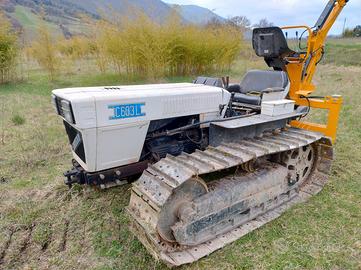 trattore cingolato Lamborghini 603L con escavatore