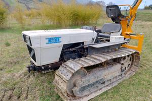 trattore cingolato Lamborghini 603L con escavatore