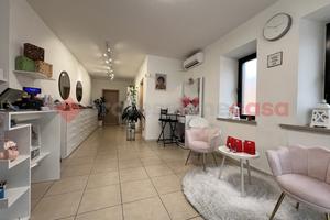 Negozio Isola Rizza [Cod. rif 3299839VCG]