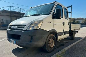 M125 - FURGONE IVECO 35 S E4 DAILY 7 POSTI