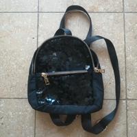 Zaino piccolo con paiette.