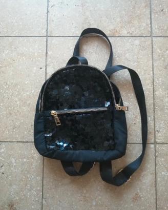 Zaino piccolo con paiette.