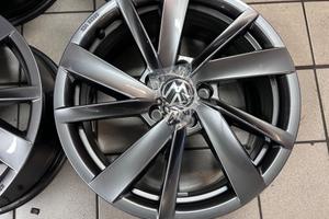 Cerchi in lega 17 originali vw T-roc Golf Touran