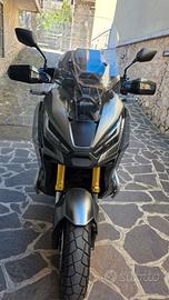 Honda X-ADV 750 Gravel. 9200 senza Optional.  