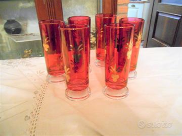 Bicchieri rossi decoro oro