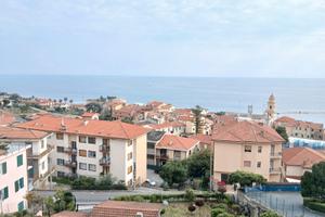 Trilocale vista mare