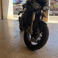 Triumph triple speed 1050 s