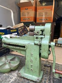 Calzolaio Taglia cuoio e gomma