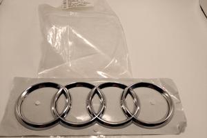 STEMMA EMBLEMA LOGO PORTELLONE POST 8K9853742 2ZZ 