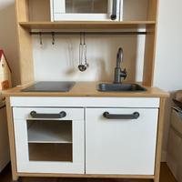 cucina ikea con accessori e giochi