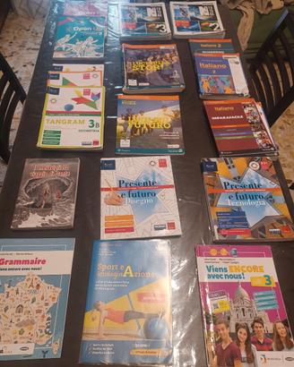 Libri scolastici scuola media 