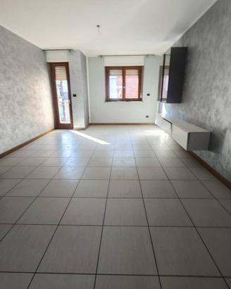 Appartamento di 95 m² con 4 locali e box auto a As