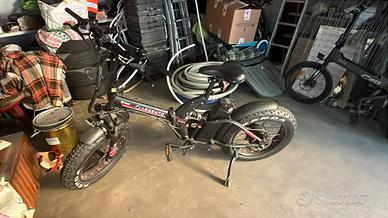 Argento Bicicletta Elettrica