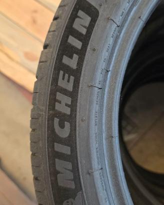 Gomme nuove 225/45 R18 95w