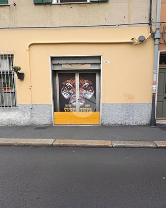 NEGOZIO A GENOVA