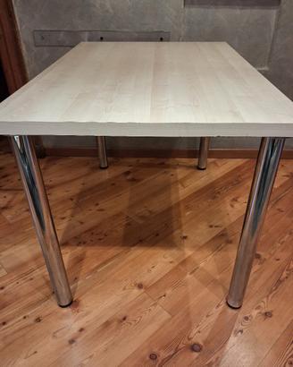 tavoli in legno chiaro con gambe tonde acciaio 