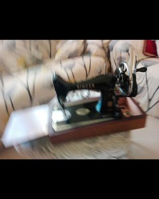 Antica singer a manovella funzionante