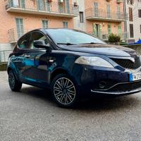 Lancia Ypsilon 1.2 69 CV 5 porte Gold