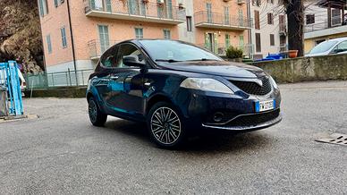 Lancia Ypsilon 1.2 69 CV 5 porte Gold