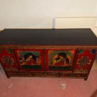Credenza in stile tibetano