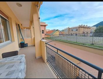 Grande Trilocale con Balconata VIVIBILE 50 mt MARE