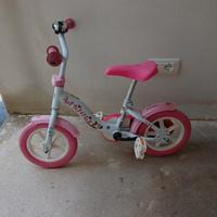 Bicicletta a pedali con rotelle Minnie