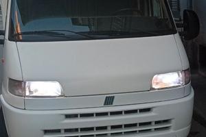 Camper mansardato con letto matrimoniale in coda 