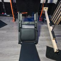 Leg press proggettata e costruita