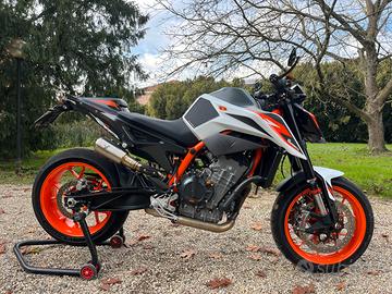 KTM 890 Duke R - 2021