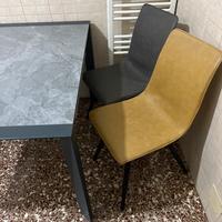 Tavolo in Gres Porcellanato completo di sedie