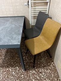 Tavolo in Gres Porcellanato completo di sedie