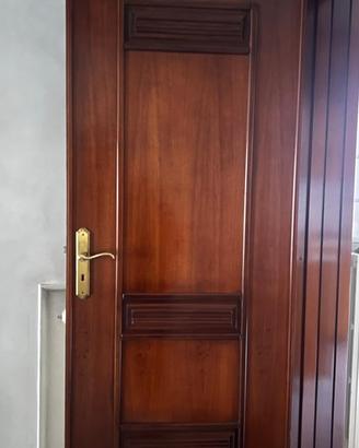 Porte in legno di noce