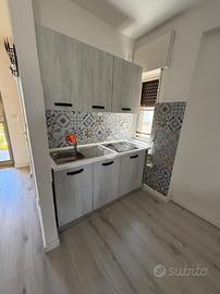 MONOLOCALE A MANFREDONIA