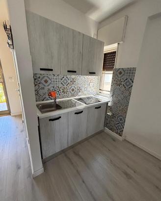 MONOLOCALE A MANFREDONIA