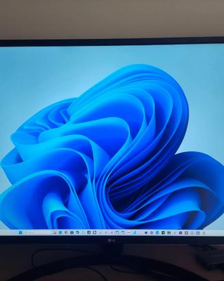 Monitor PC 32" 4K con speakers audio