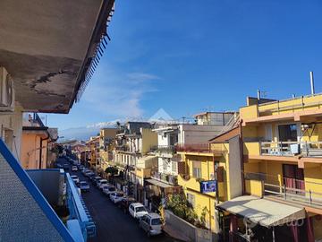 4 LOCALI A GIARDINI NAXOS