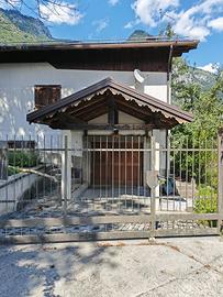 Villetta singola con giardino a Forni di Sotto