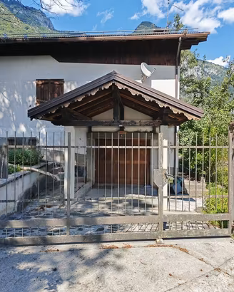 Villetta singola con giardino a Forni di Sotto