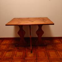 Tavolino in legno fatto a mano