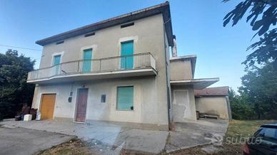 Casa indipendente di 206 m² con più di 5 locali e 